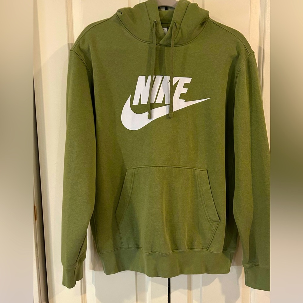 Men’s Nike Sportswear Club Fleece Graphic Hoodie, M